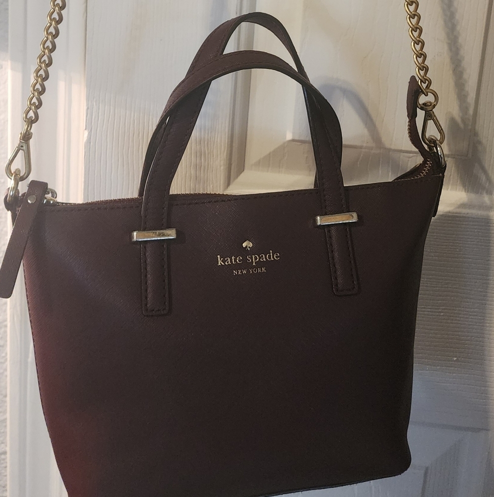 Kate Spade Burgundy Crossbody Tote with Gold Hardware Excellent Condition - Picture 6 of 16